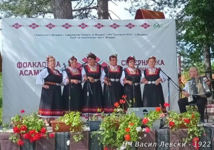 Група „Явор“ представи достойно Яворец на фолклорна асамблея "Северняшка плетеница"